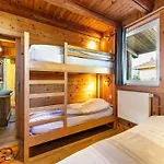 In With Garden Views Chalet