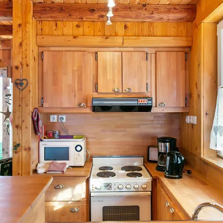 Quaint In With Garden Chalet