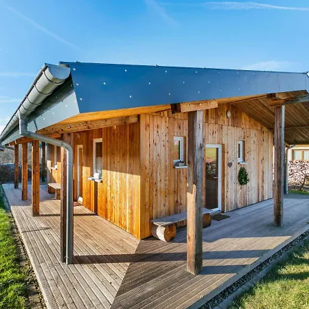 Chalet Quaint In With Garden *