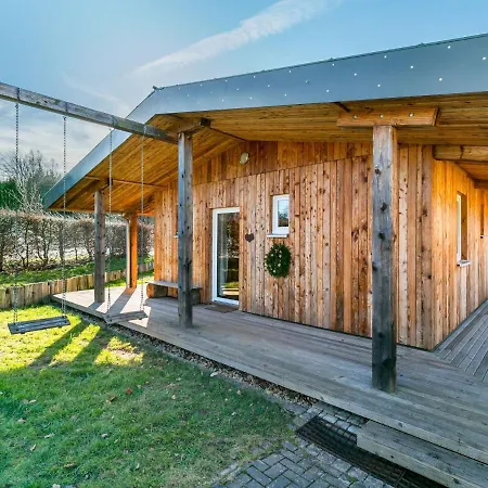Quaint In With Garden Chalet *