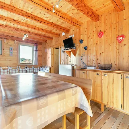 In With Garden Views Chalet Harreberg